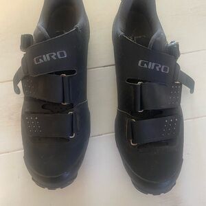 Giro Woman’s Size 8.5 Black Cycling Sneakers